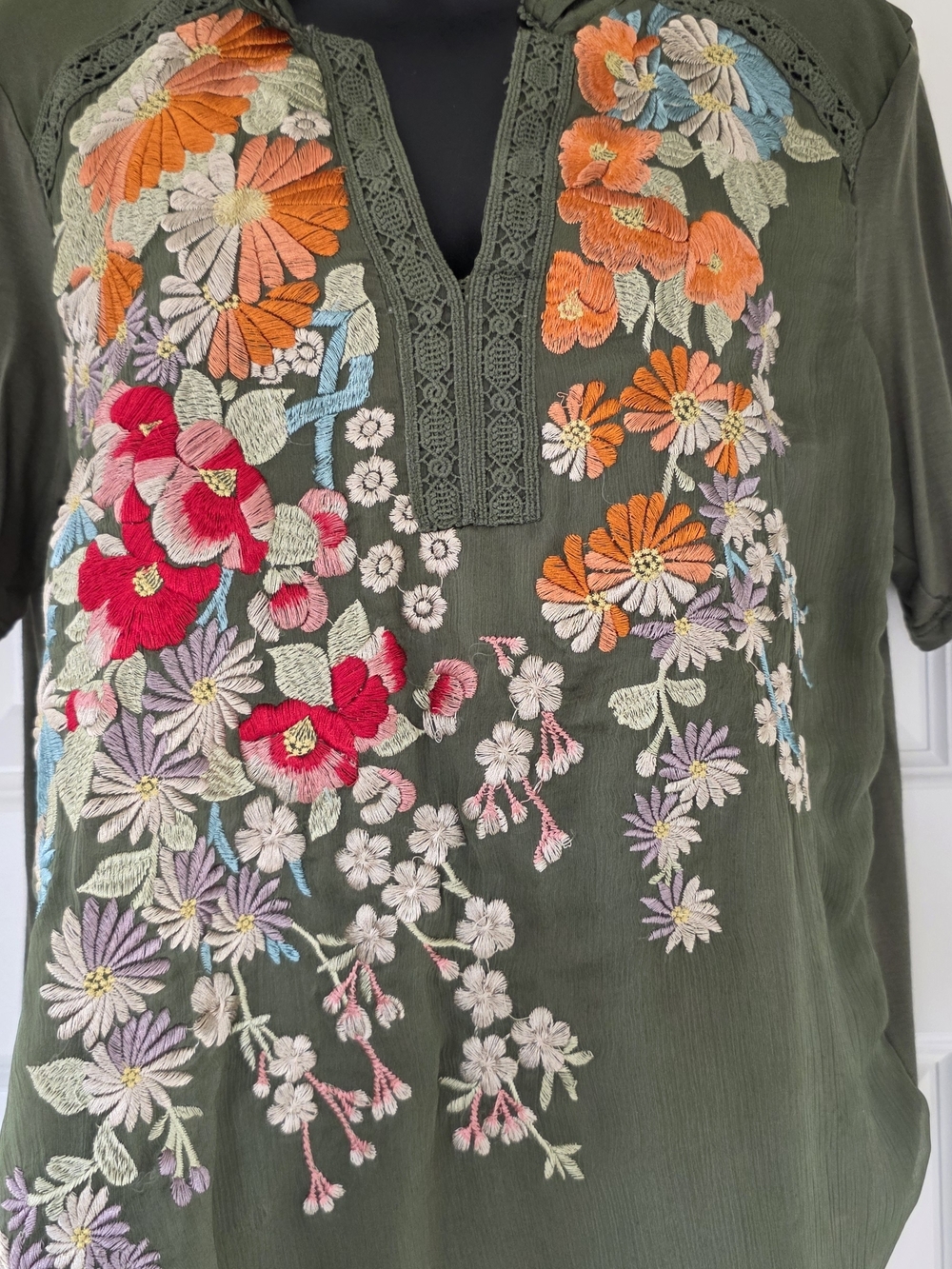 Tiny Eliana Embroidered Half-Sleeve Top - Picture 6 of 15